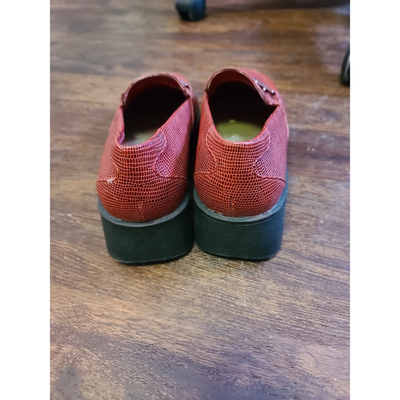Womens Bee Fly Red loafers size 6 - Picture 3 of 5